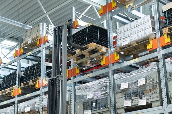 System Pallet Shuttle w regałach P90